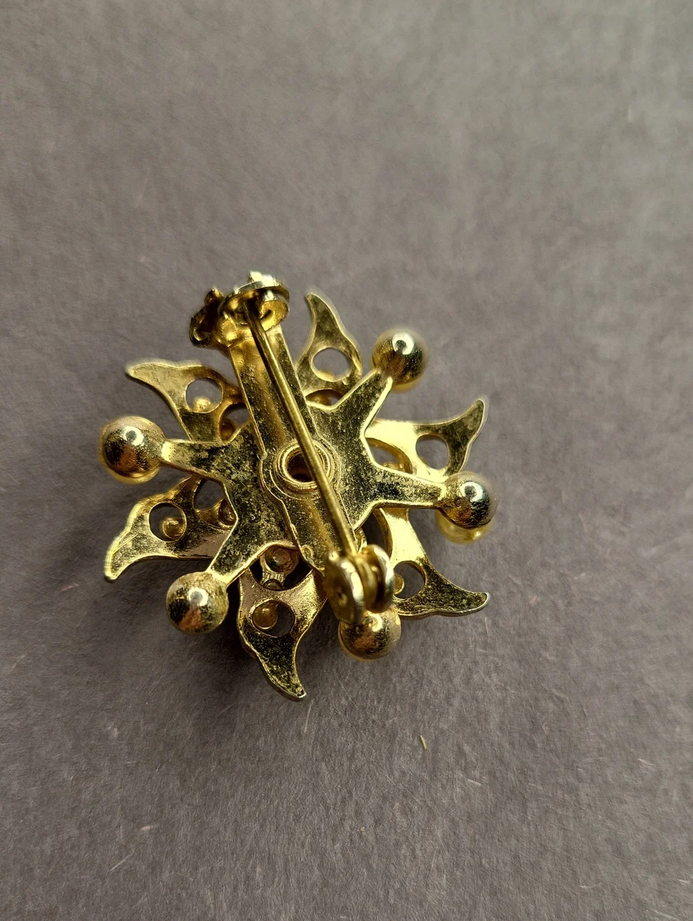 Elegant Gold-Tone Blue Crystal & Pearl Starburst Brooch